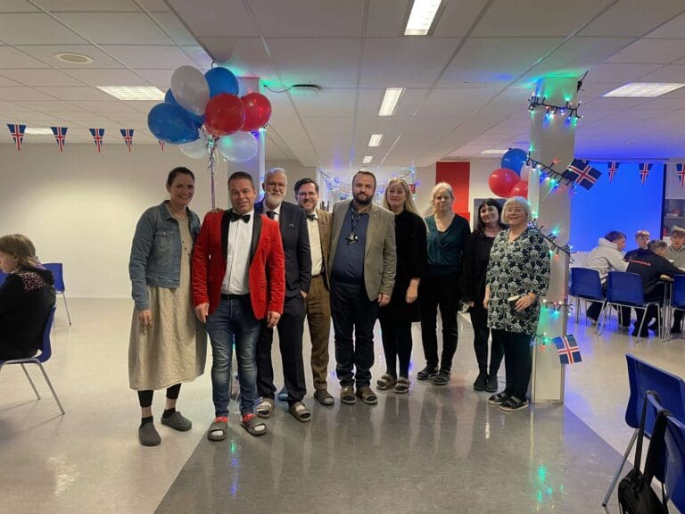 Spariklætt starfsfólk í Hafnarfirði